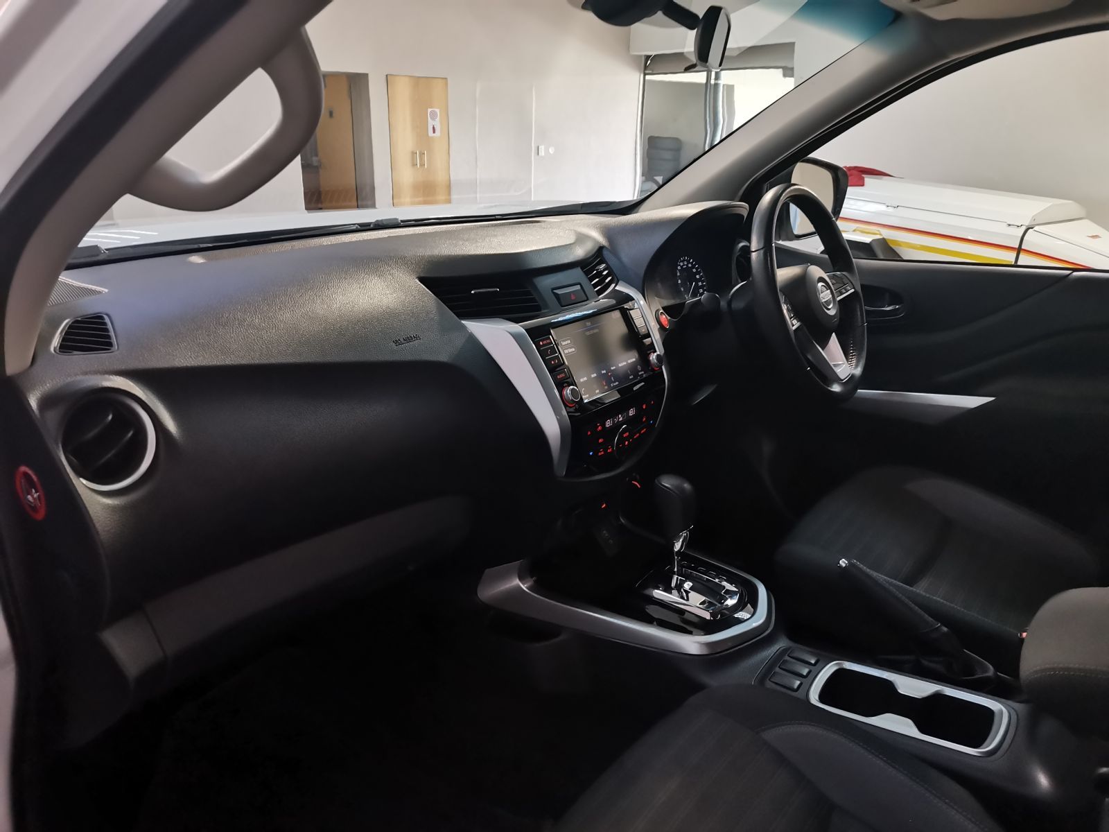 2023 Nissan Navara photo 9