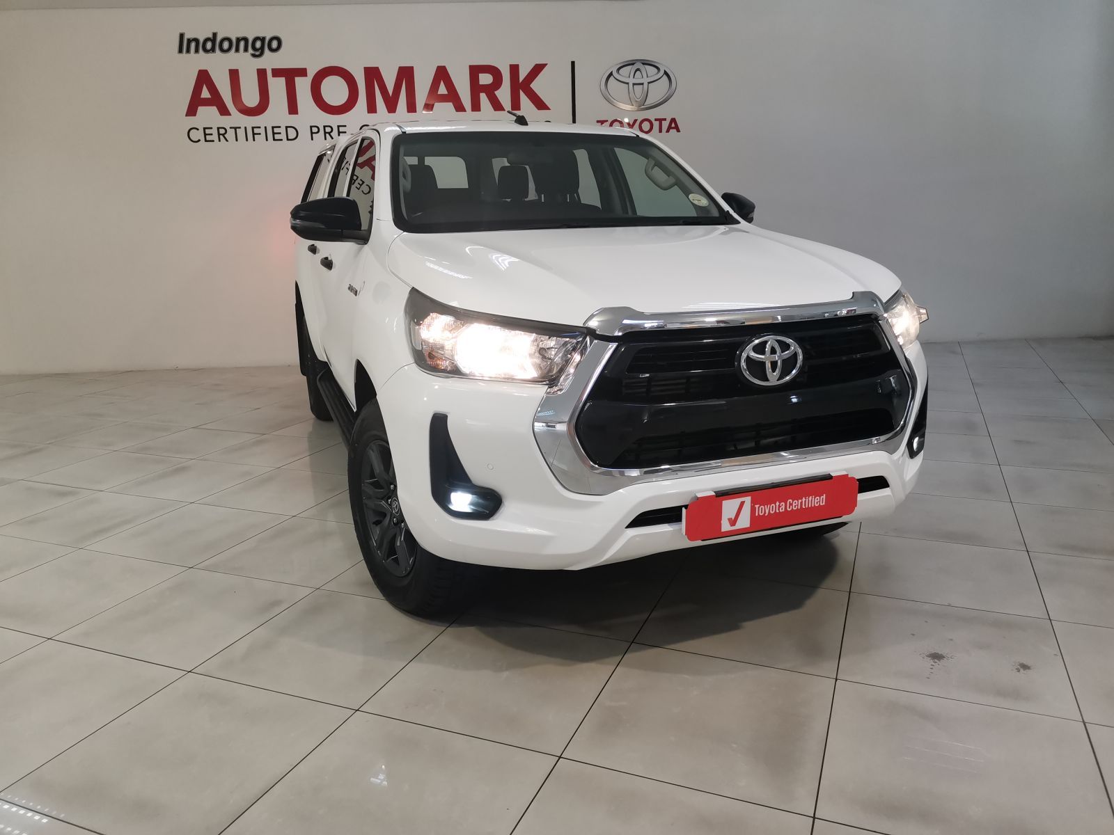 2023 Toyota Hilux photo 1