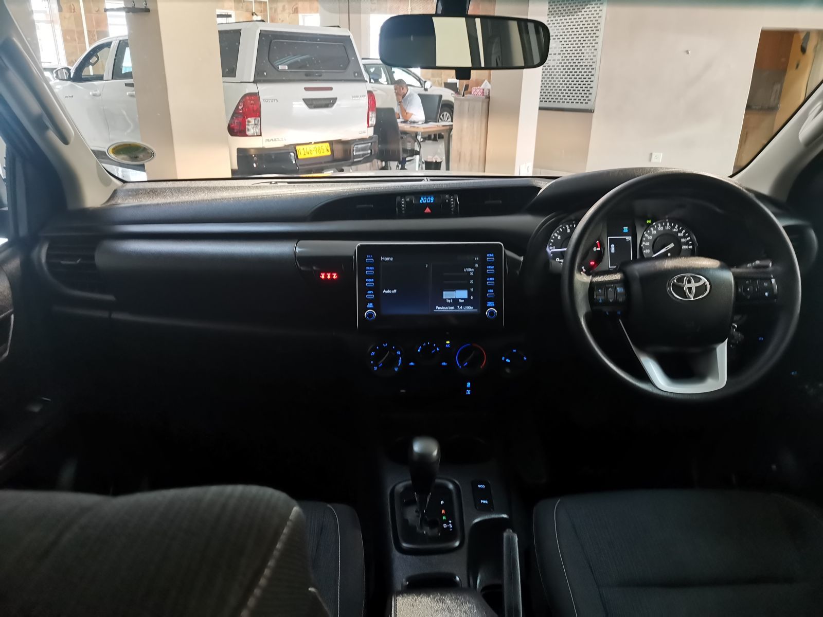 2023 Toyota Hilux photo 8