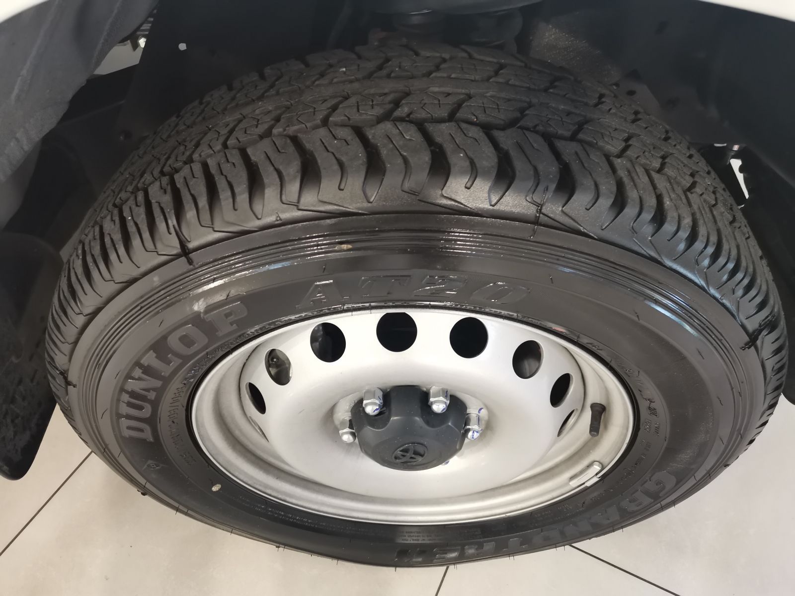 2024 Toyota Hilux photo 3