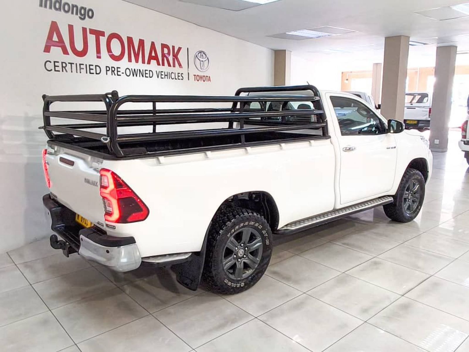 2024 Toyota Hilux photo 3