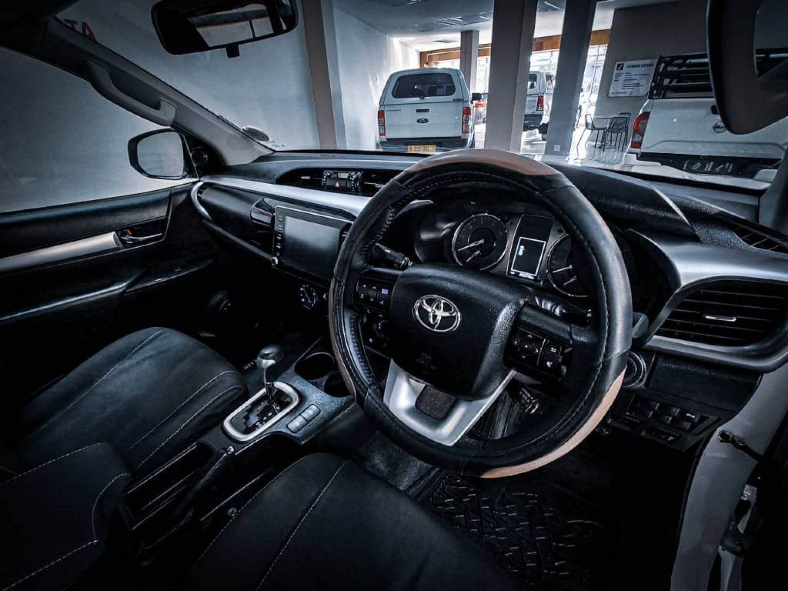 2024 Toyota Hilux photo 5