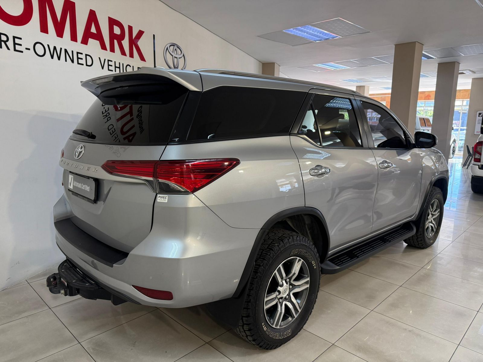 2018 Toyota Fortuner photo 3