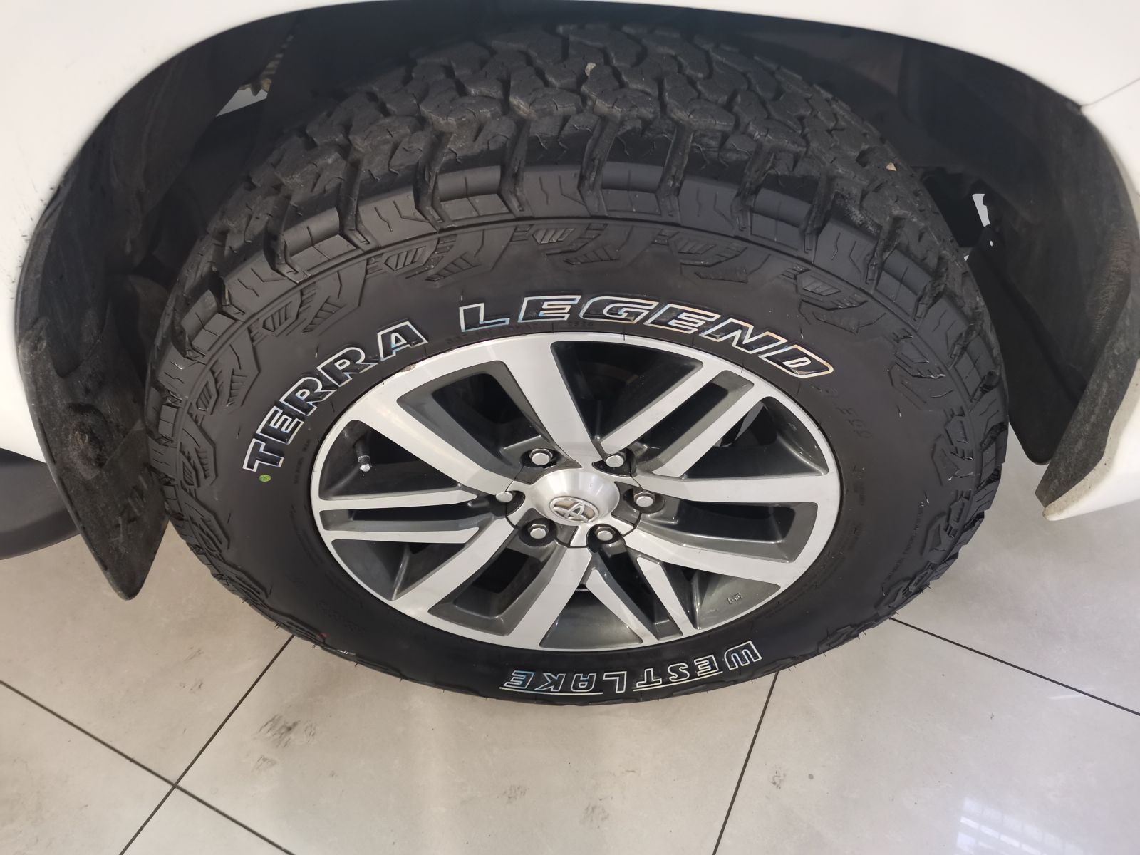 2018 Toyota Hilux photo 3