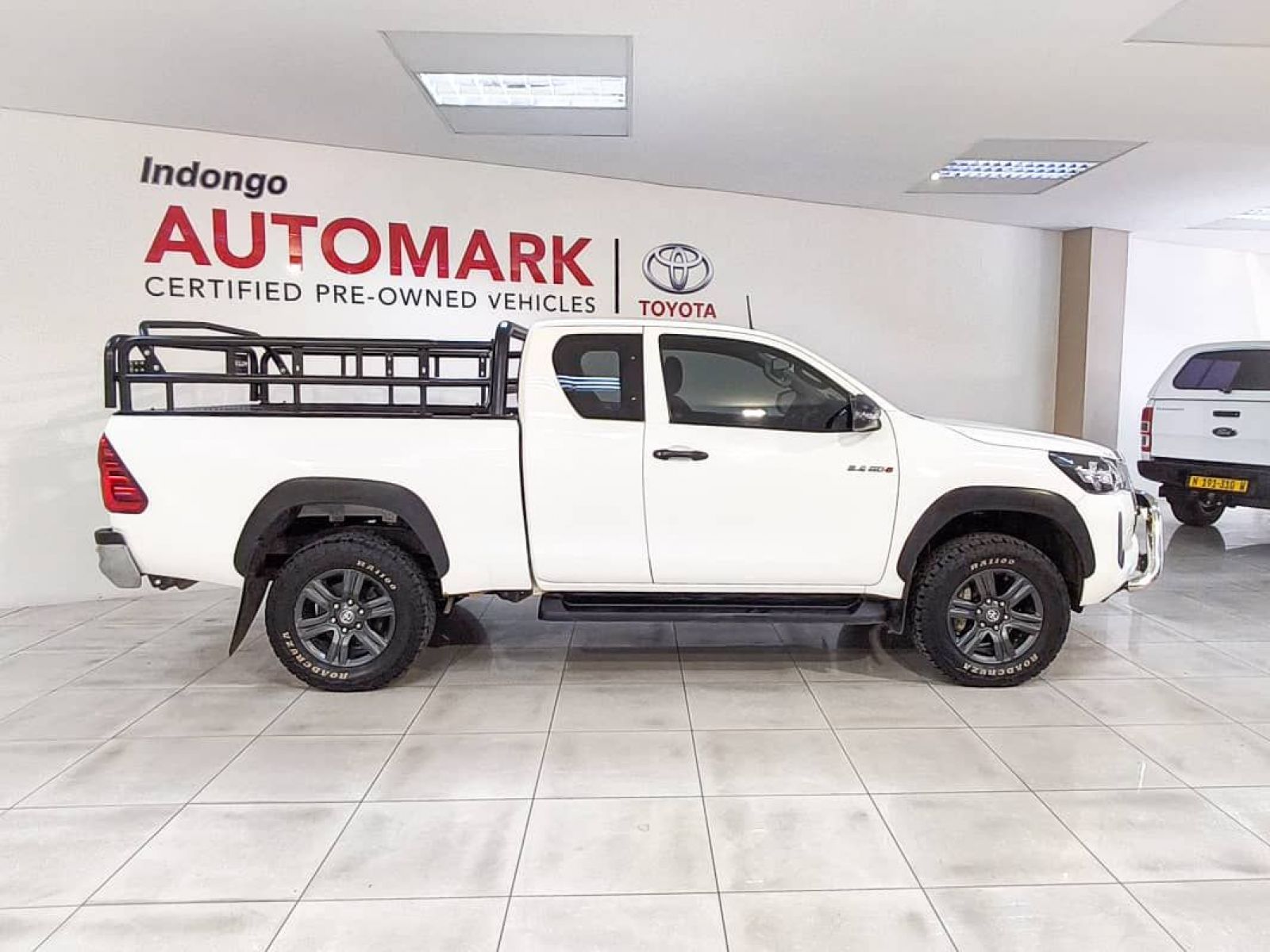 2022 Toyota Hilux photo 2