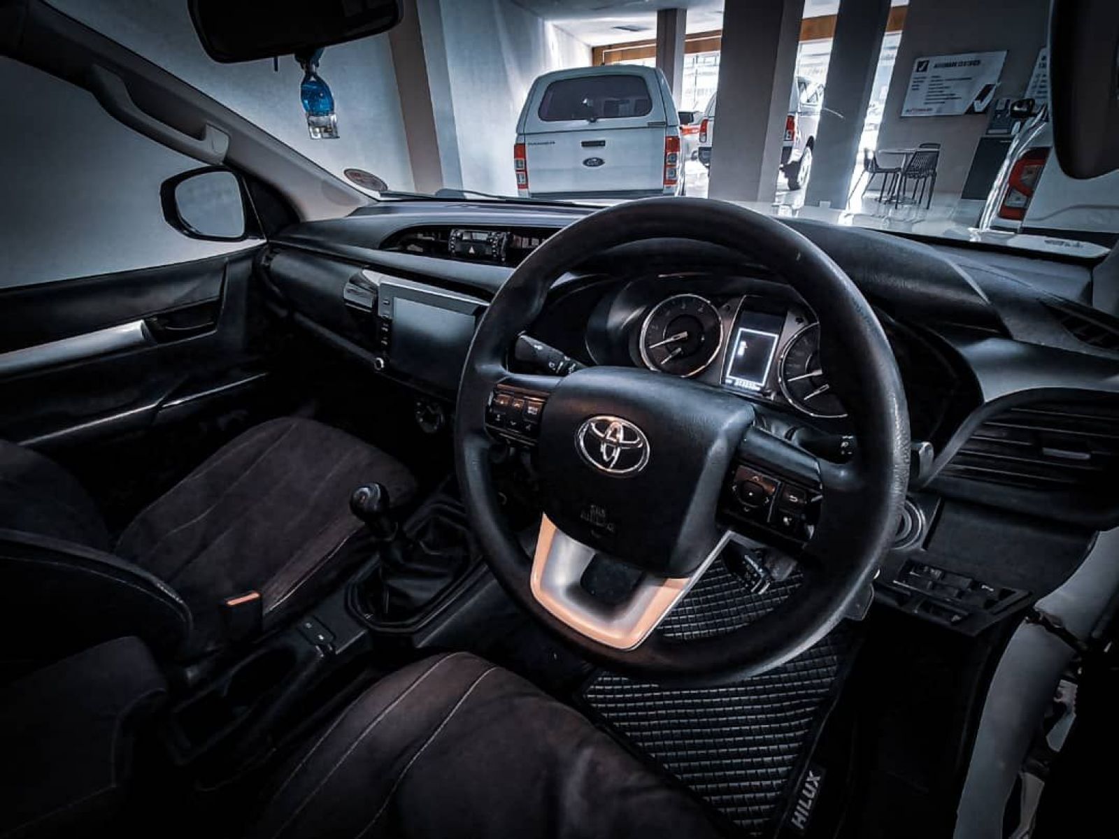 2022 Toyota Hilux photo 5