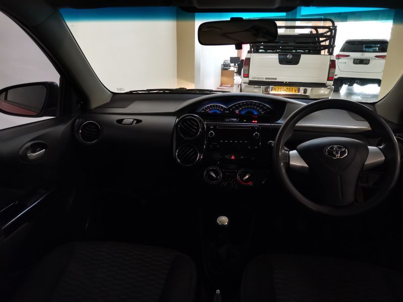 2017 Toyota Etios photo 3