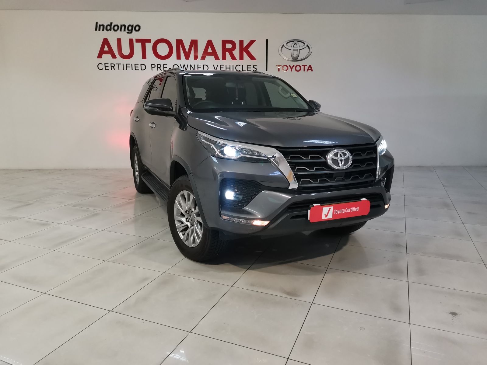 2023 Toyota Fortuner photo 1