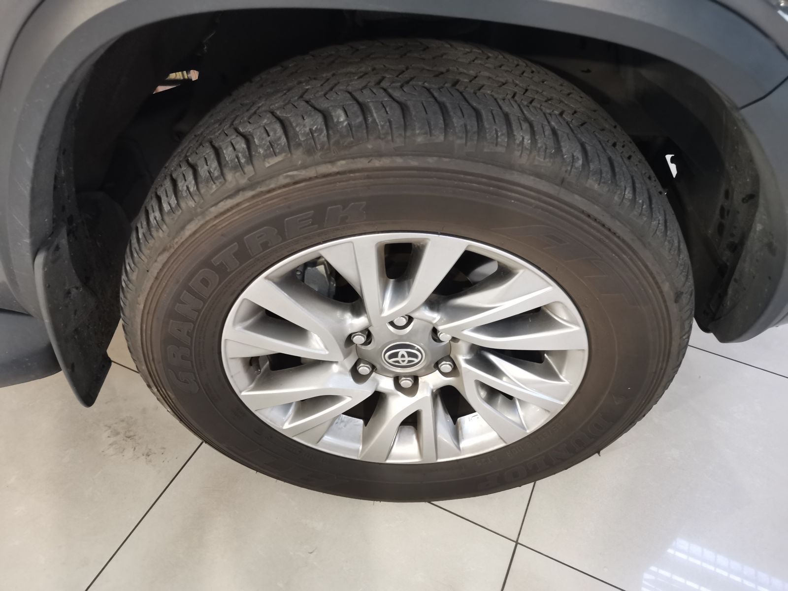 2023 Toyota Fortuner photo 3