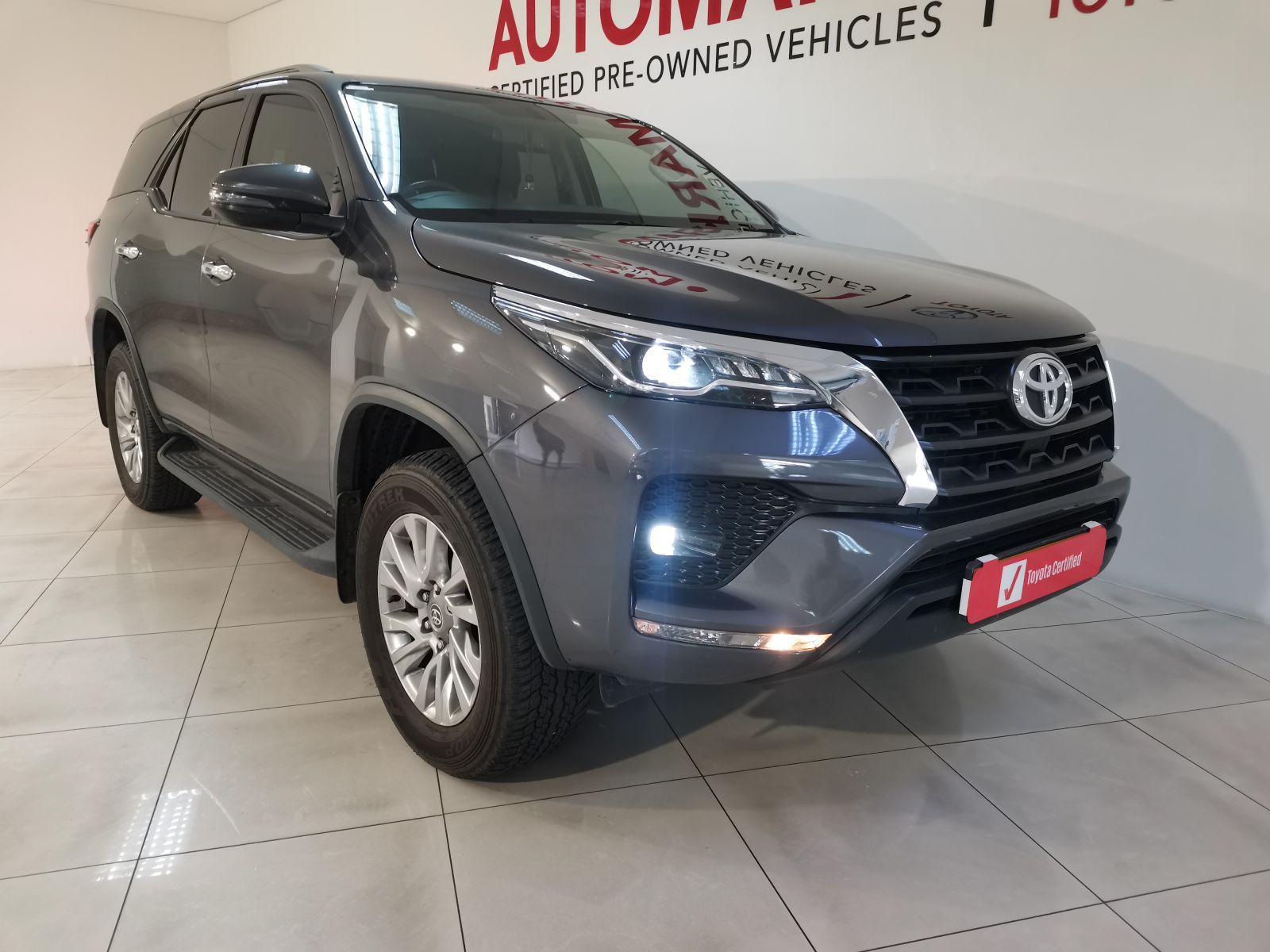 2023 Toyota Fortuner photo 4