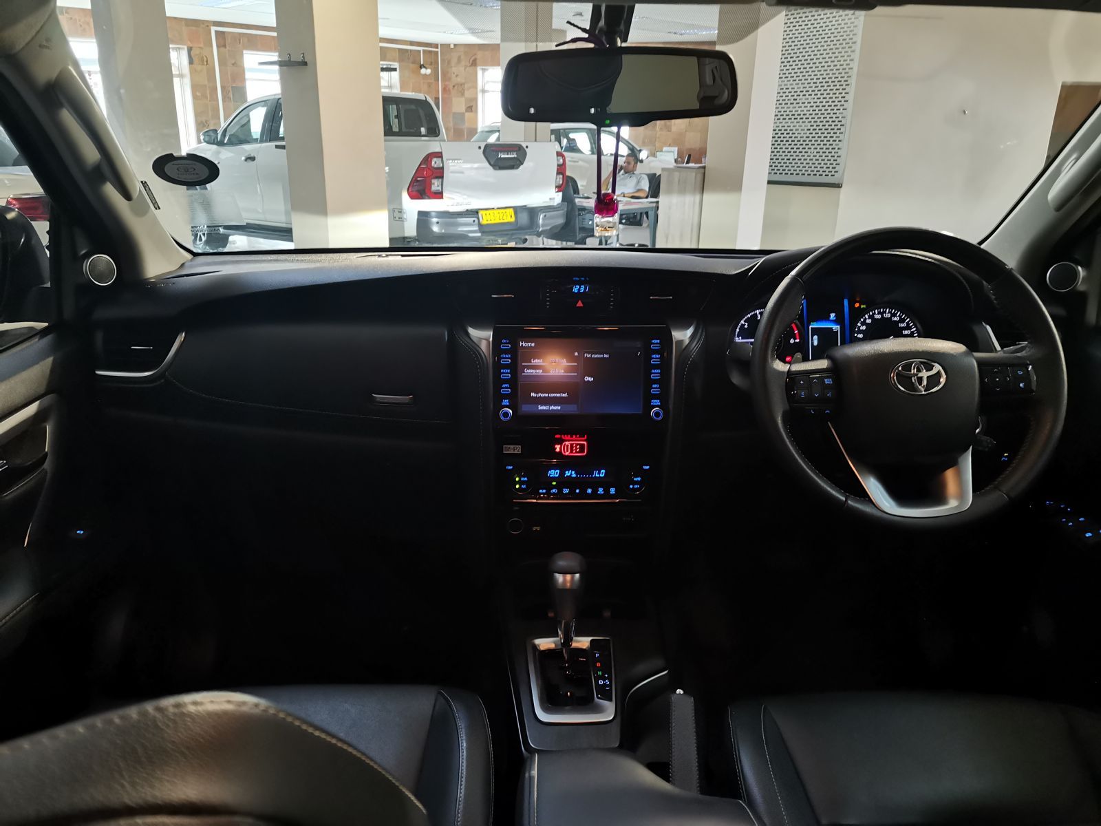 2023 Toyota Fortuner photo 8