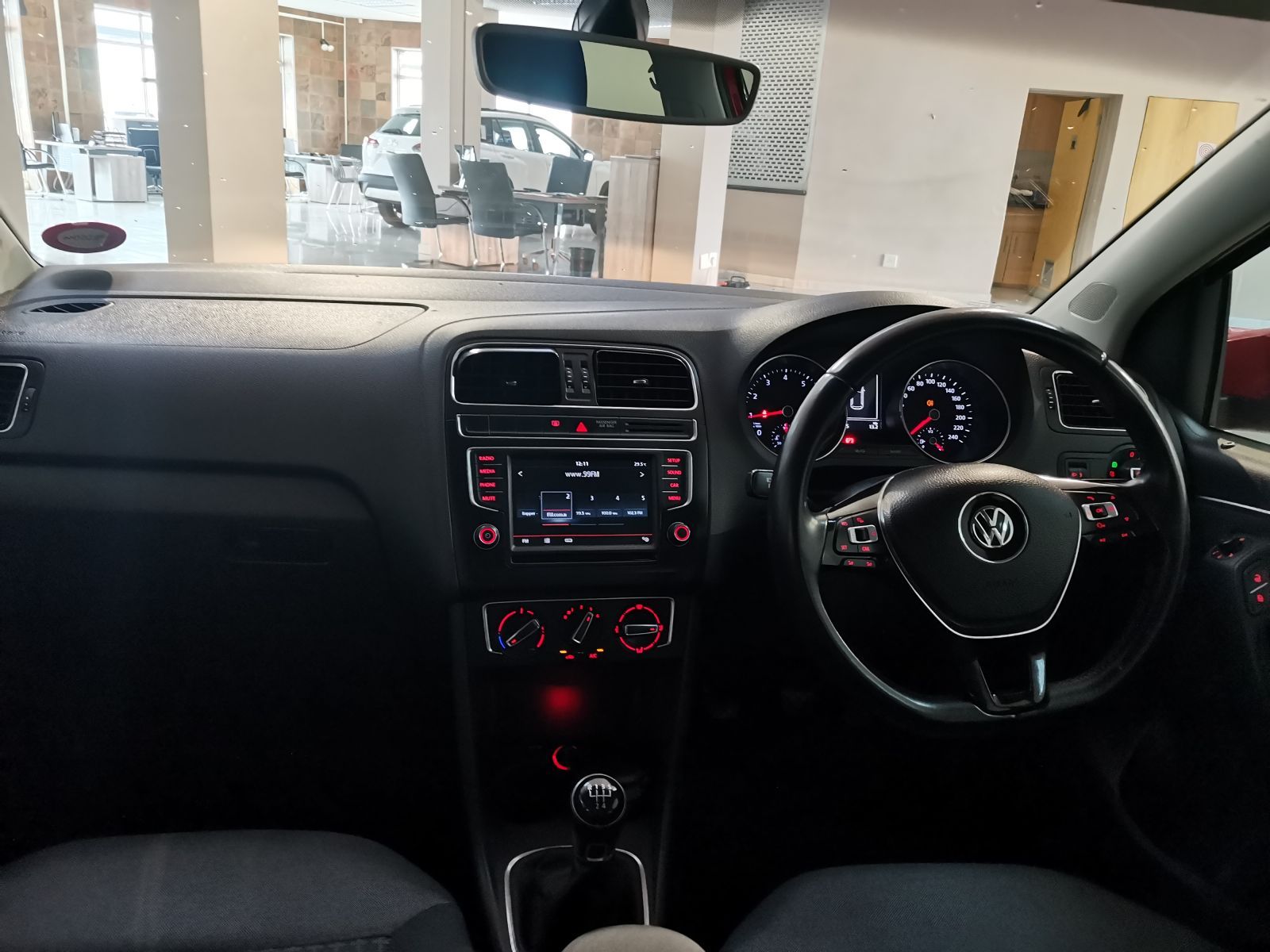 2016 Volkswagen Polo photo 8