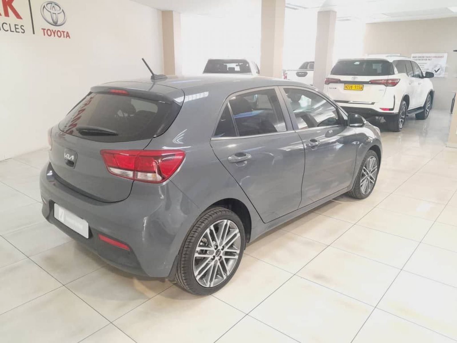 2021 Kia Rio photo 2