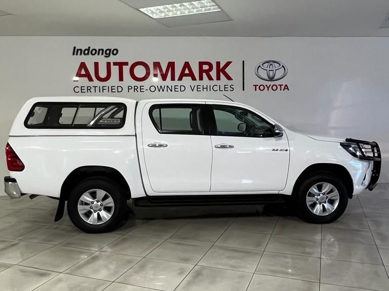 2016 Toyota Hilux photo 3
