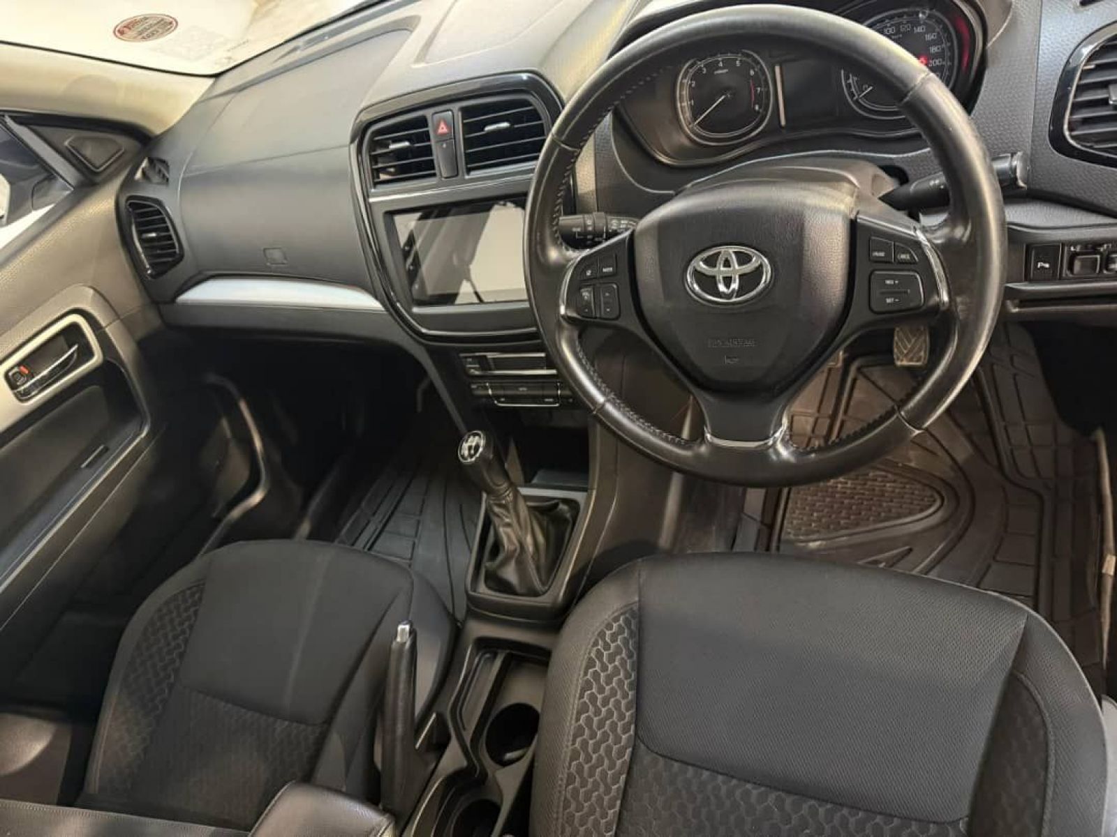 2021 Toyota Urban Cruiser photo 4