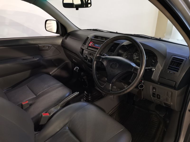 2015 Toyota Hilux photo 3