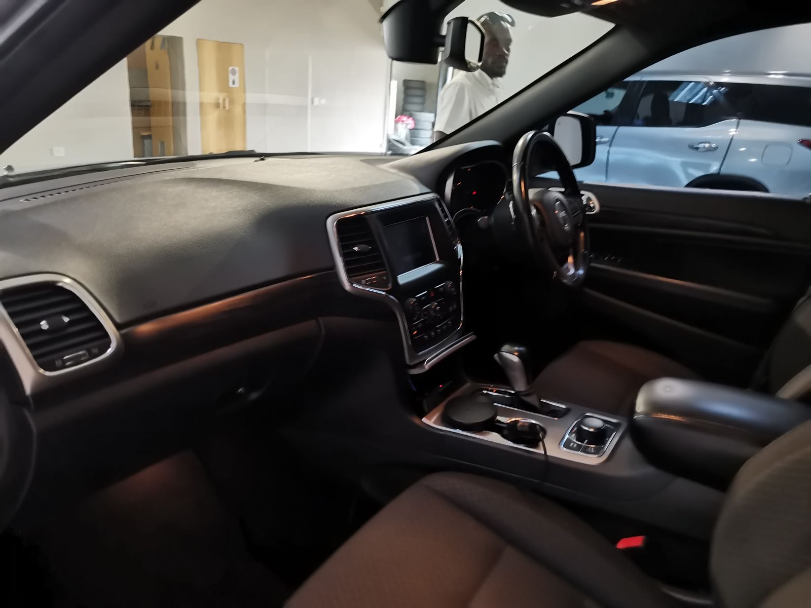2022 Jeep Grand Cherokee photo 9
