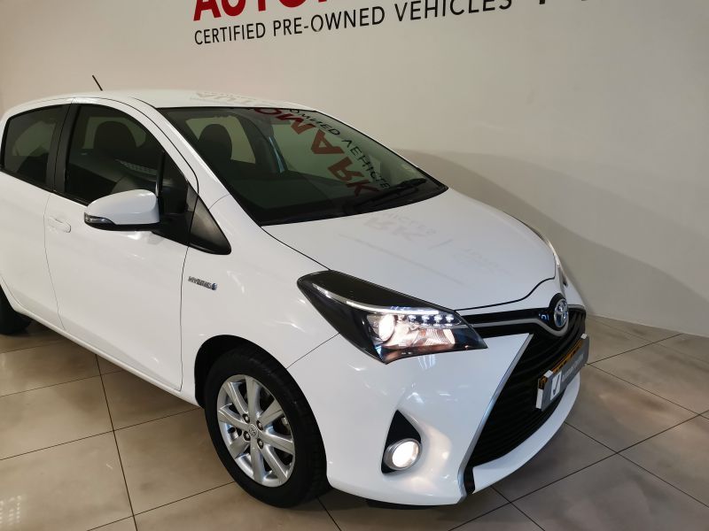 2016 Toyota Yaris photo 3
