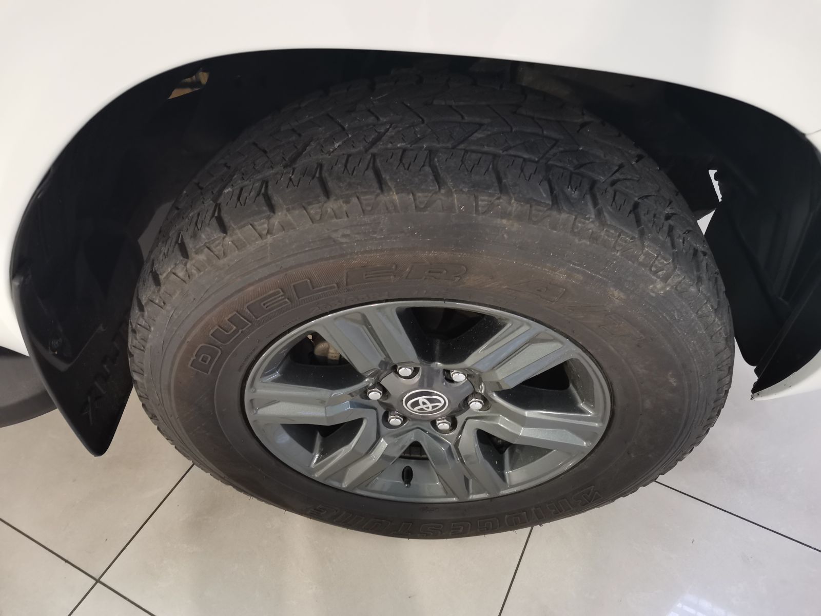 2021 Toyota Hilux photo 3