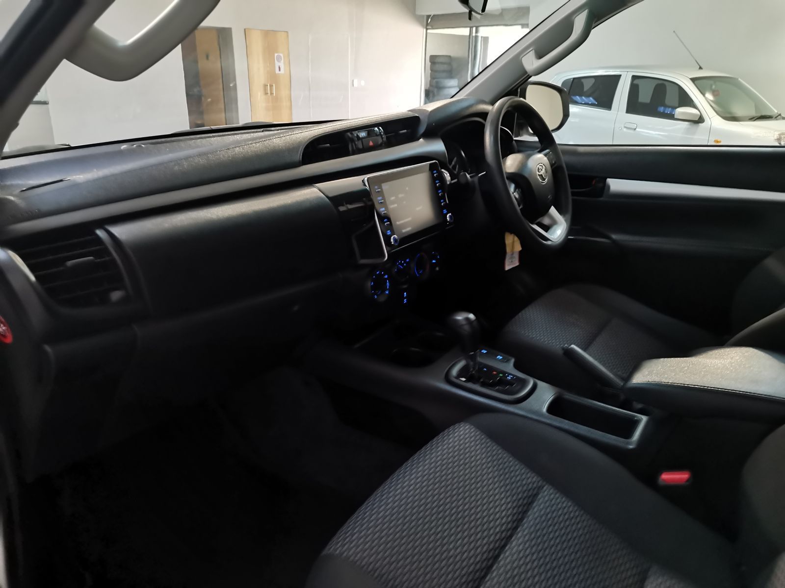 2021 Toyota Hilux photo 9