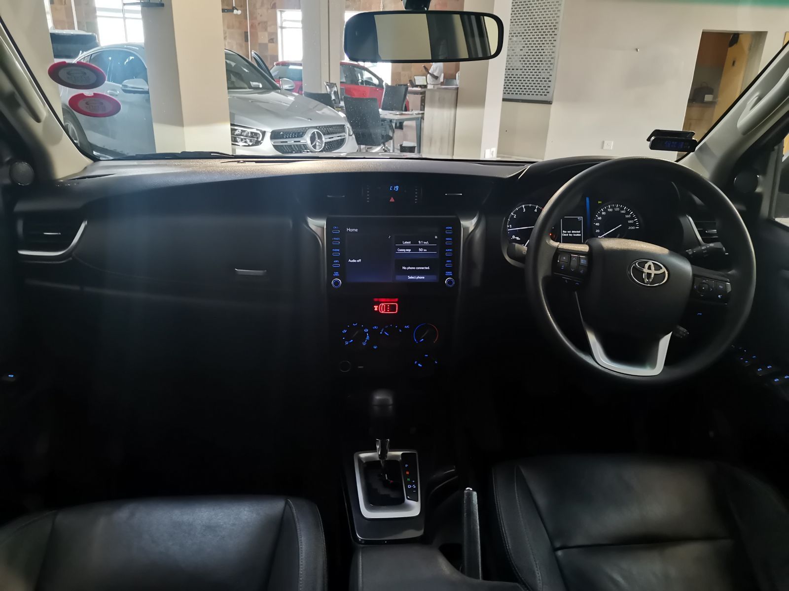 2021 Toyota Fortuner photo 8