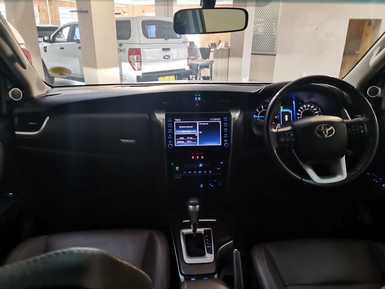 2020 Toyota Fortuner photo 8
