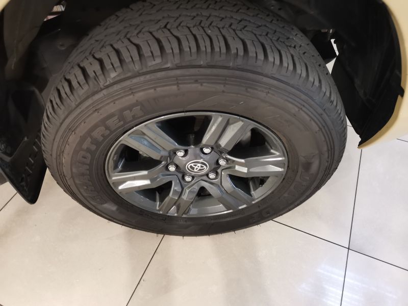 2023 Toyota Hilux photo 3