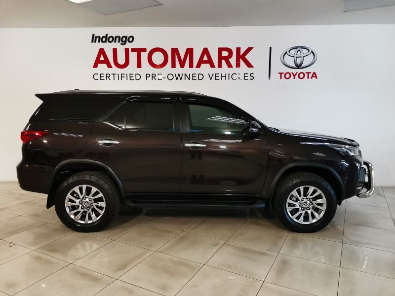 2022 Toyota Fortuner photo 2