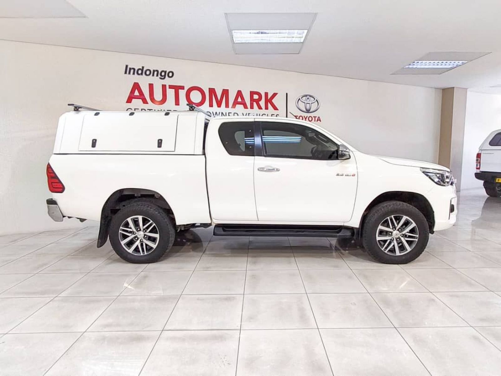 2019 Toyota Hilux photo 3