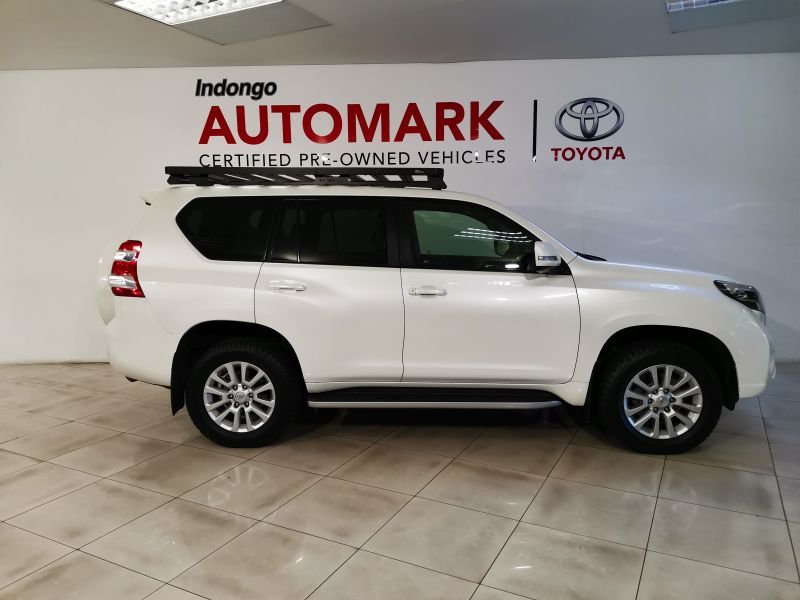2016 Toyota Prado photo 2