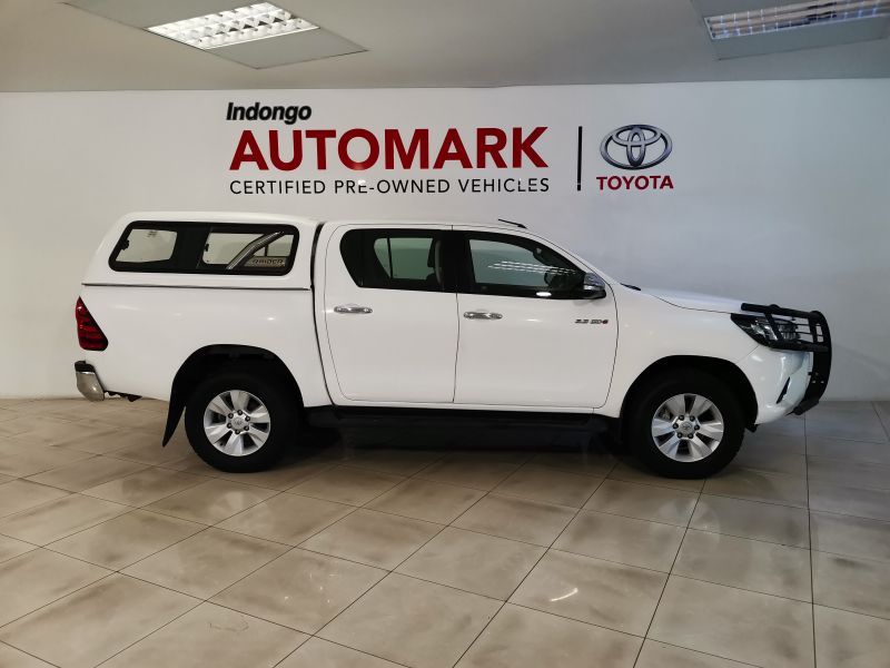 2016 Toyota Hilux photo 2