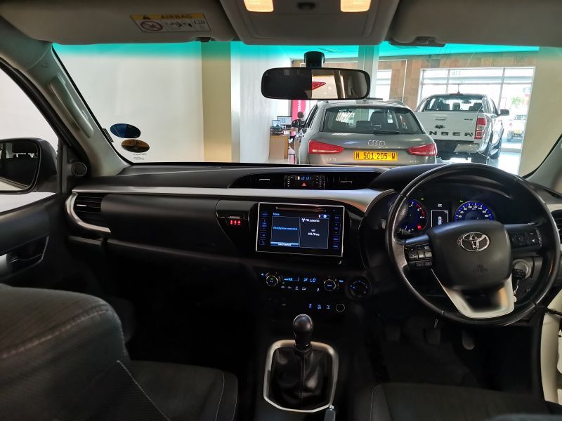 2016 Toyota Hilux photo 3
