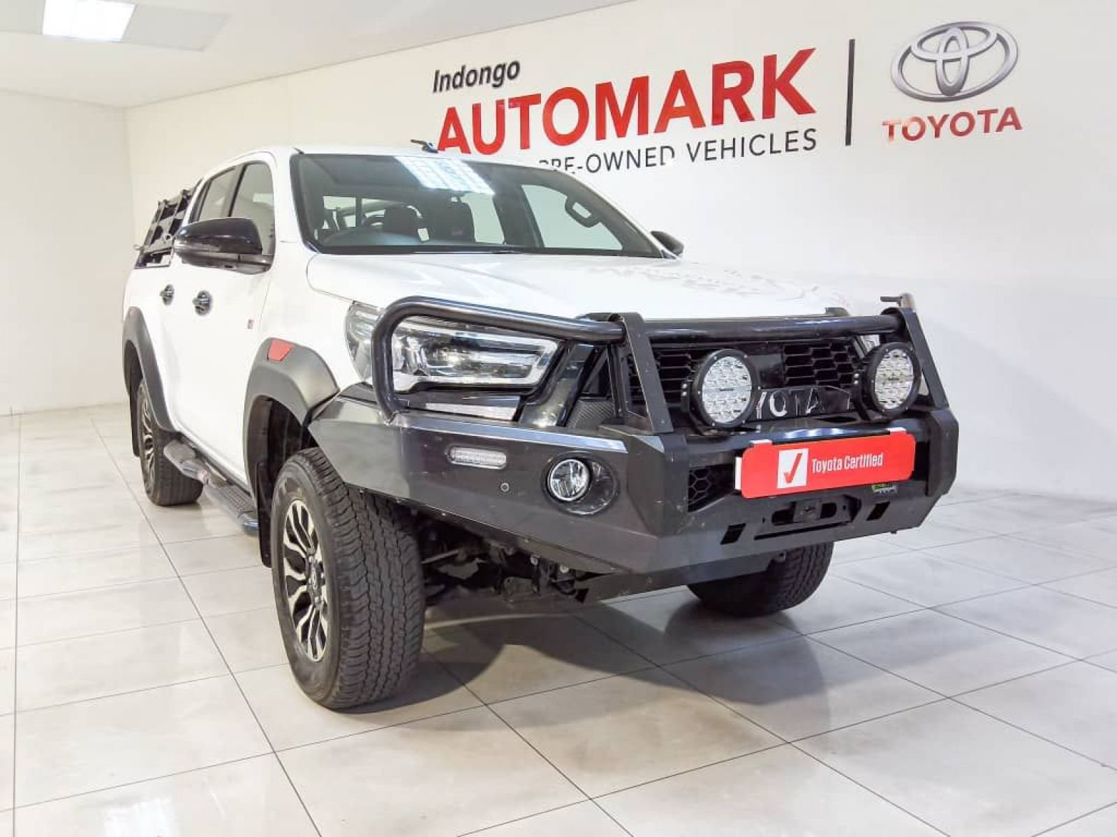 2023 Toyota Hilux photo 1