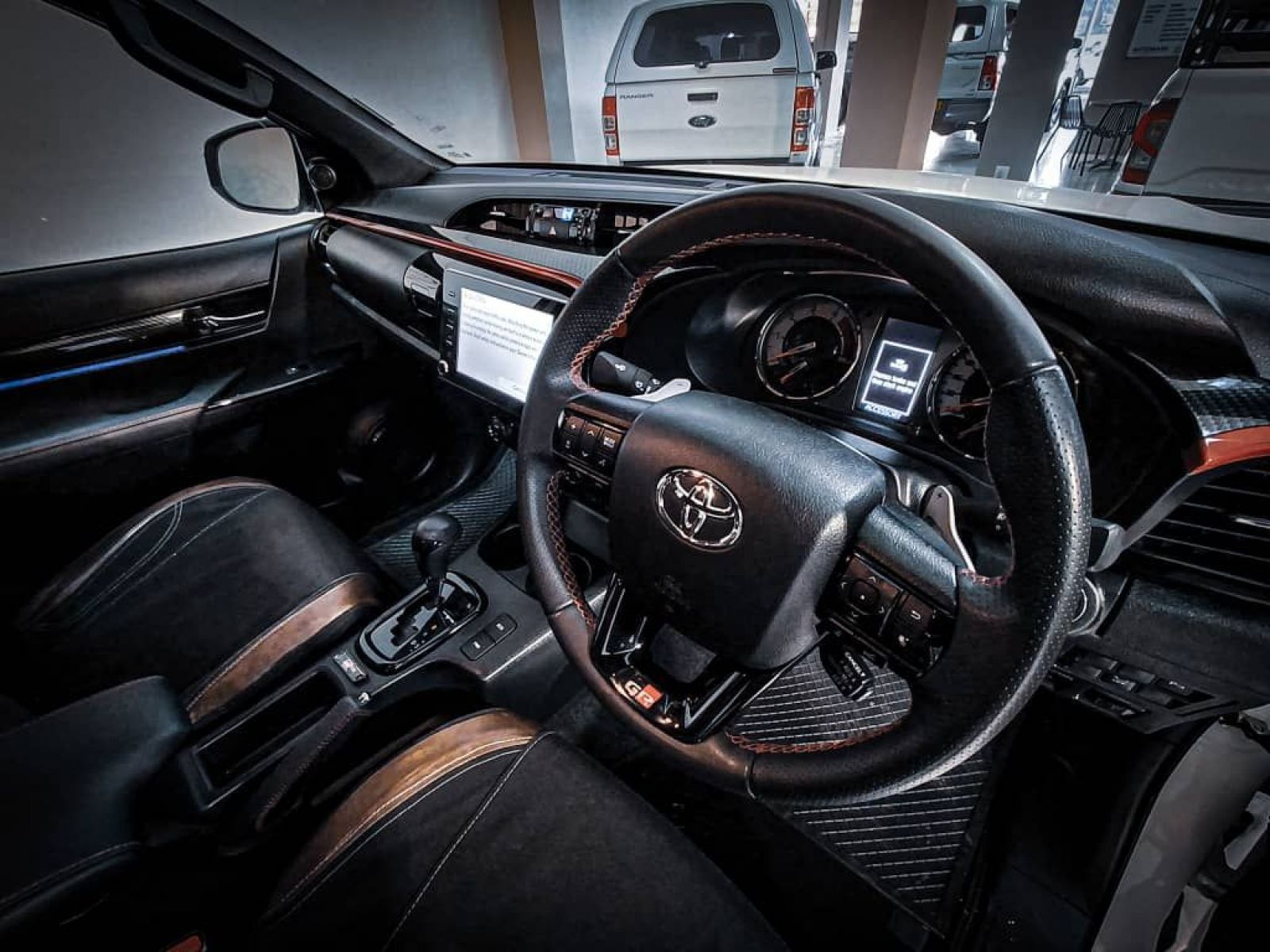 2023 Toyota Hilux photo 4