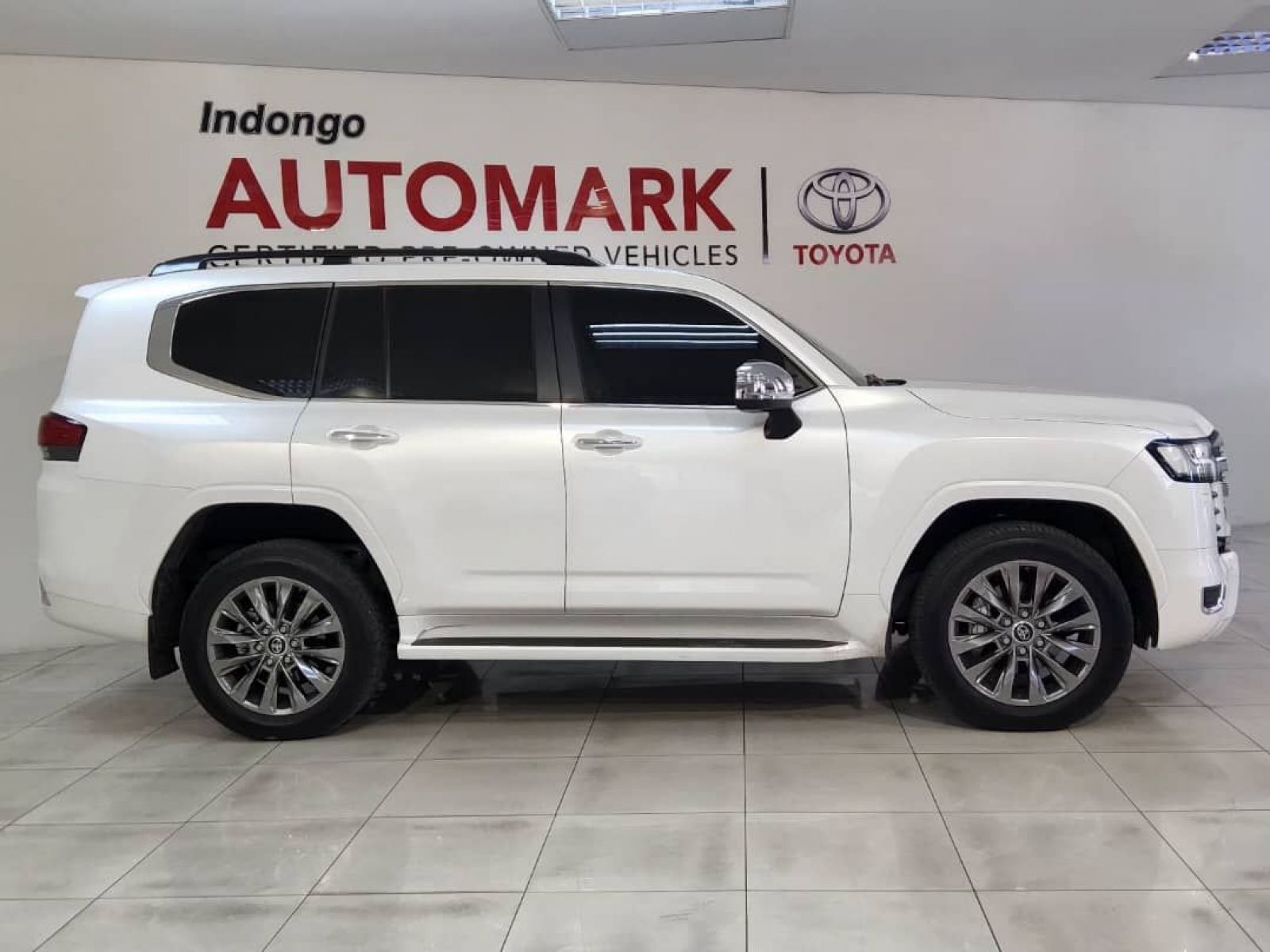 2024 Toyota Land Cruiser photo 2