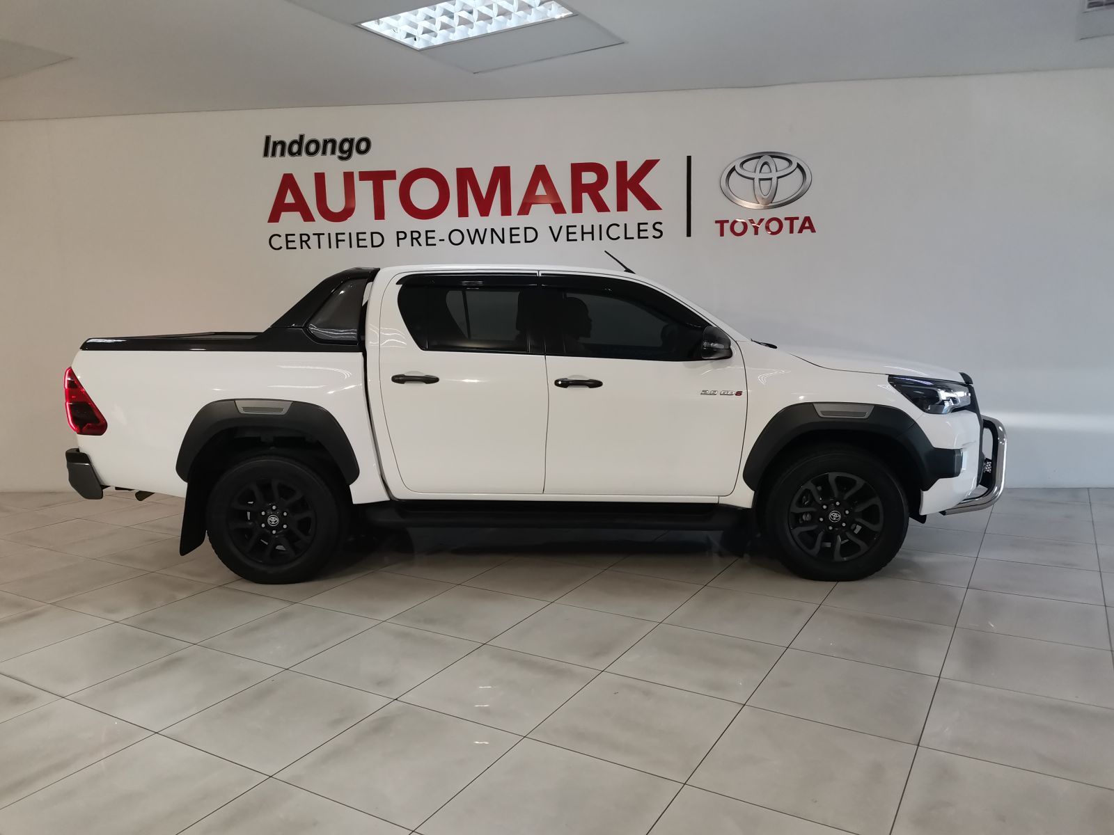 2021 Toyota Hilux photo 2