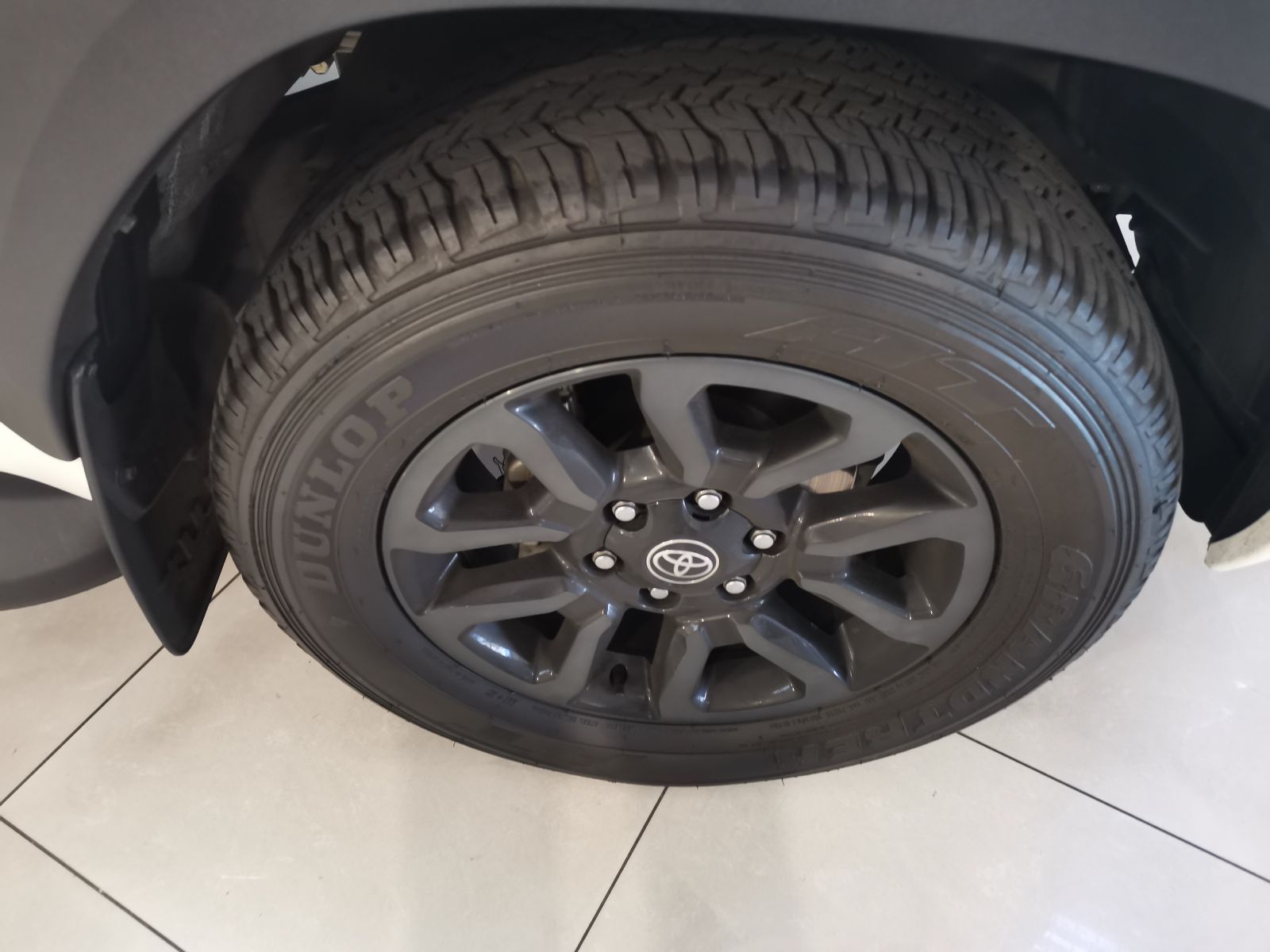 2021 Toyota Hilux photo 3
