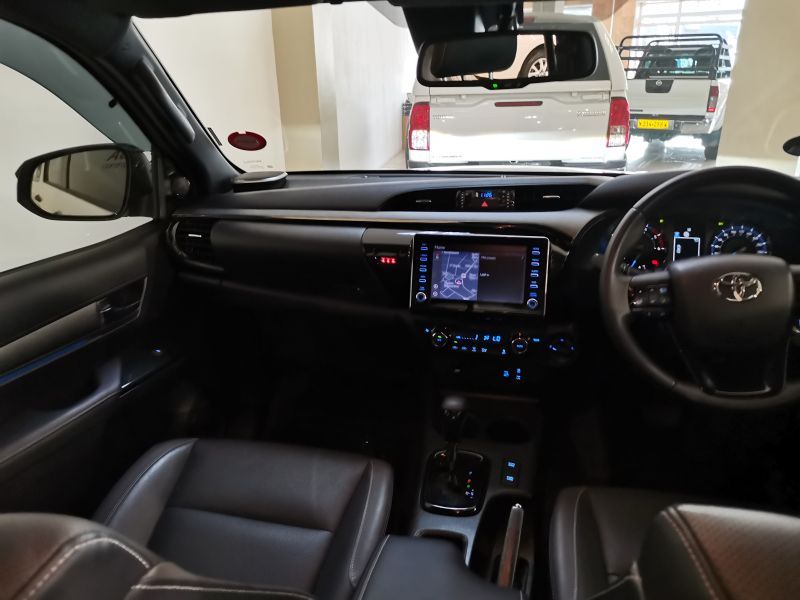 2020 Toyota Hilux photo 3