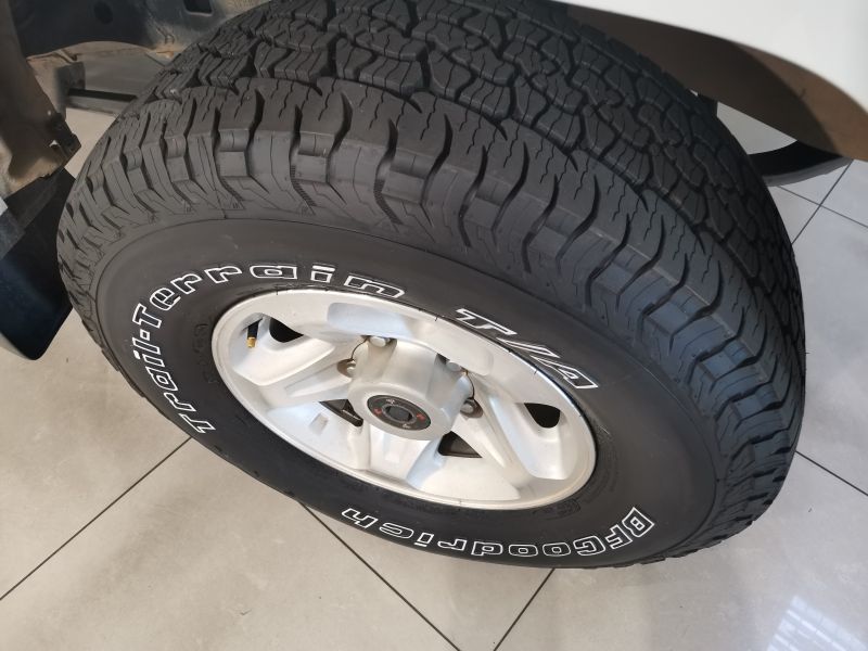 2019 Toyota Land Cruiser photo 3
