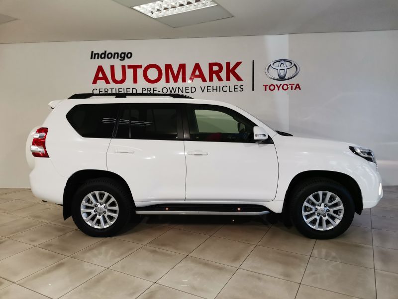 2017 Toyota Prado photo 2