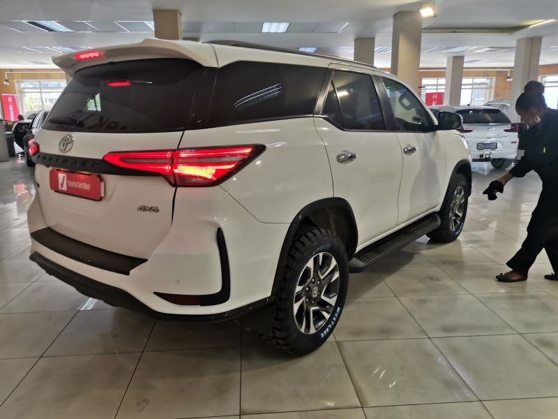 2023 Toyota Fortuner photo 7