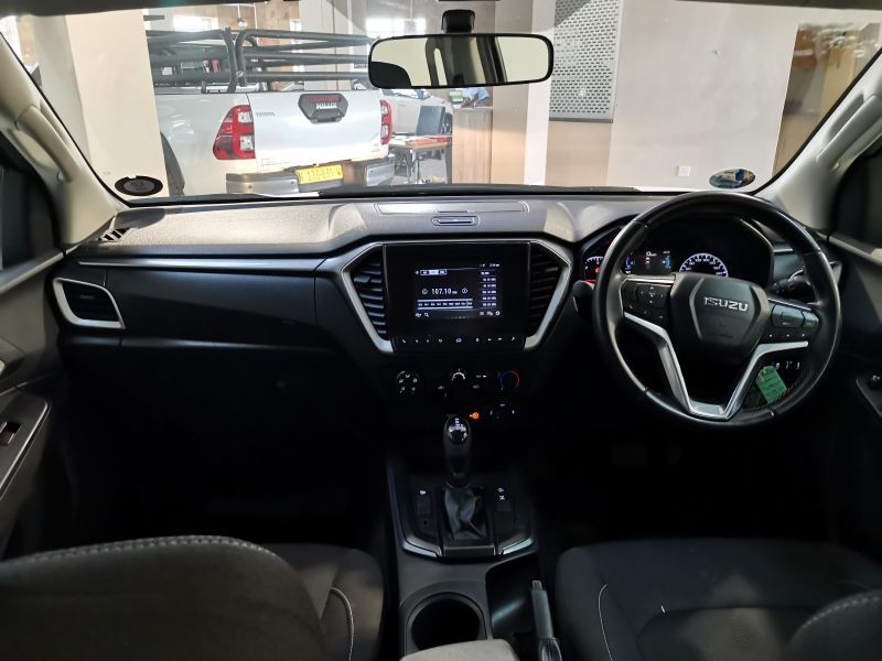 2023 Isuzu D-MAX photo 8