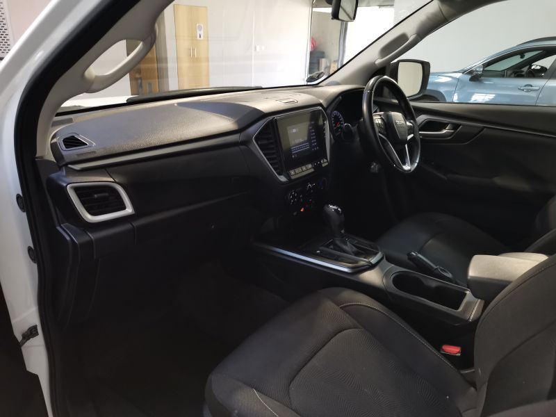 2023 Isuzu D-MAX photo 9