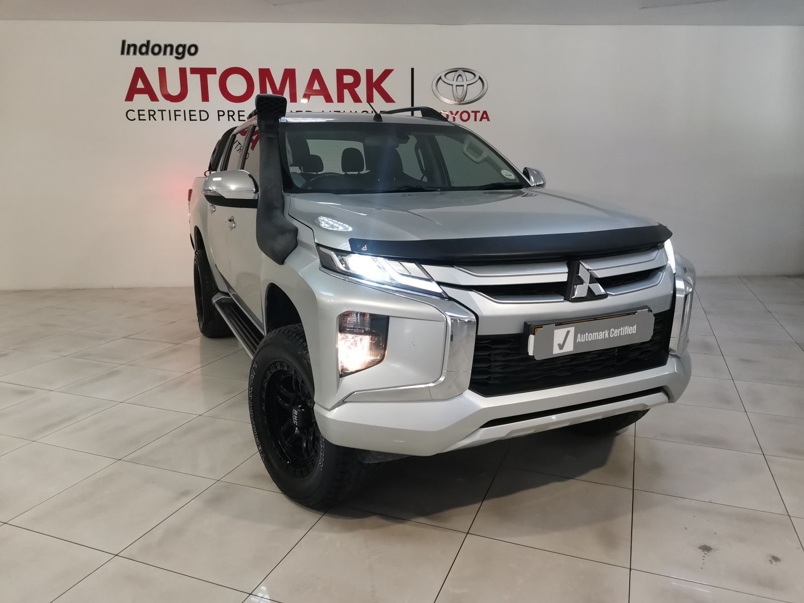 2022 Mitsubishi Triton photo 1