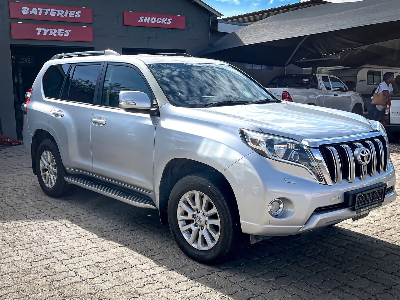 2014 Toyota Prado photo 1