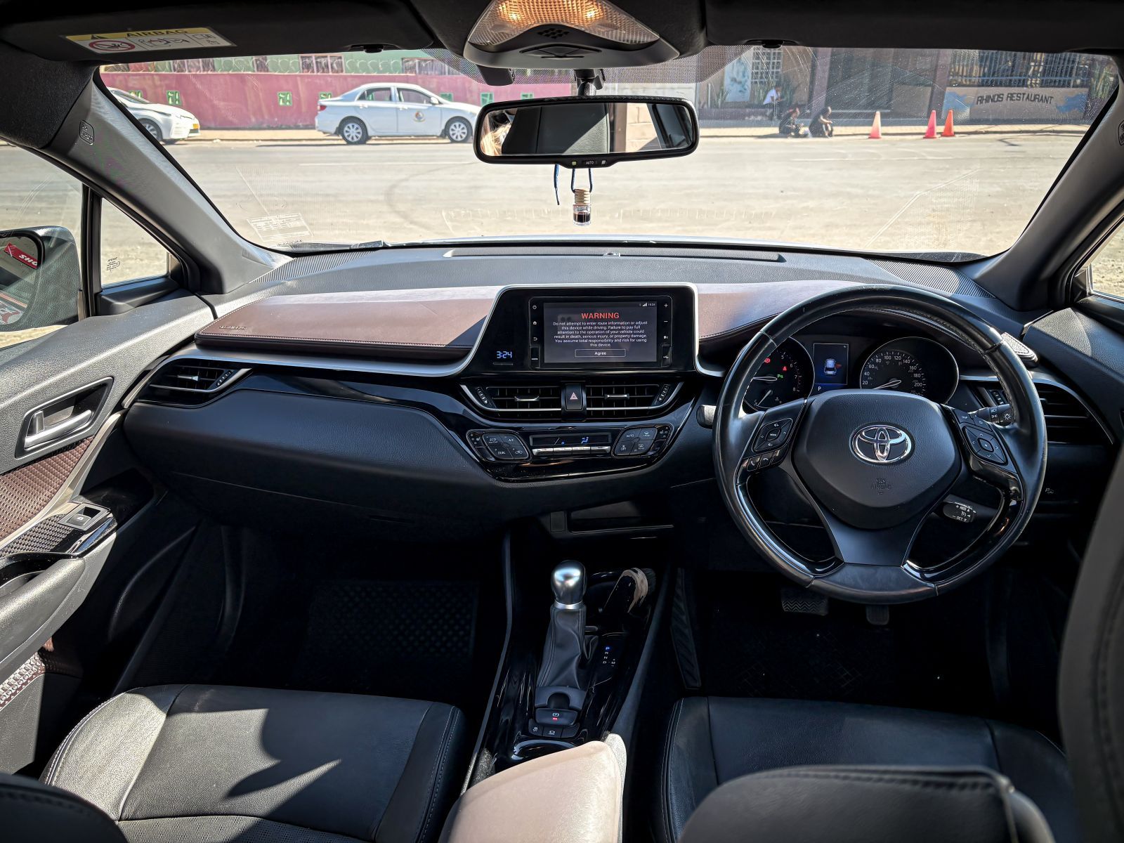 2020 Toyota C-HR photo 6