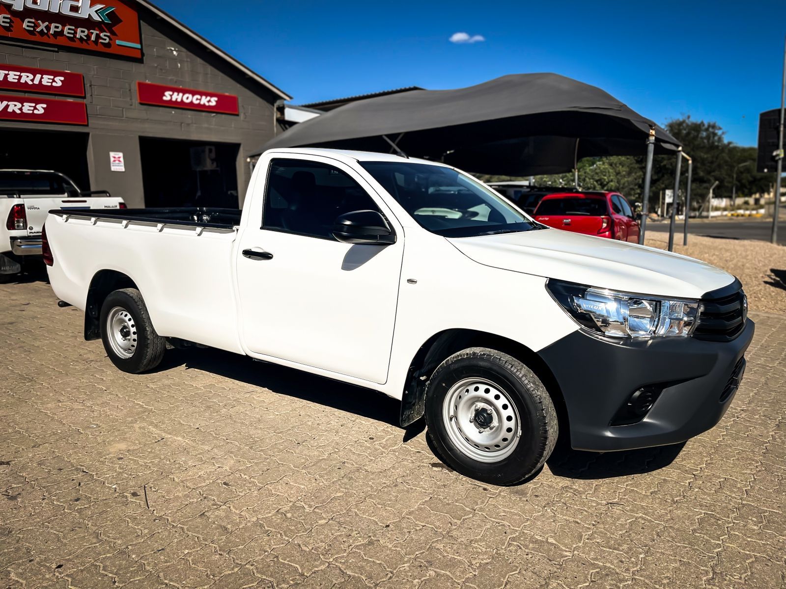 2024 Toyota Hilux photo 1