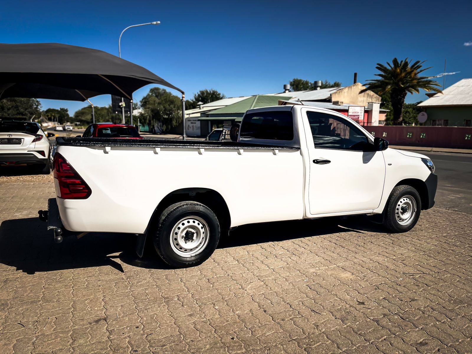 2024 Toyota Hilux photo 3