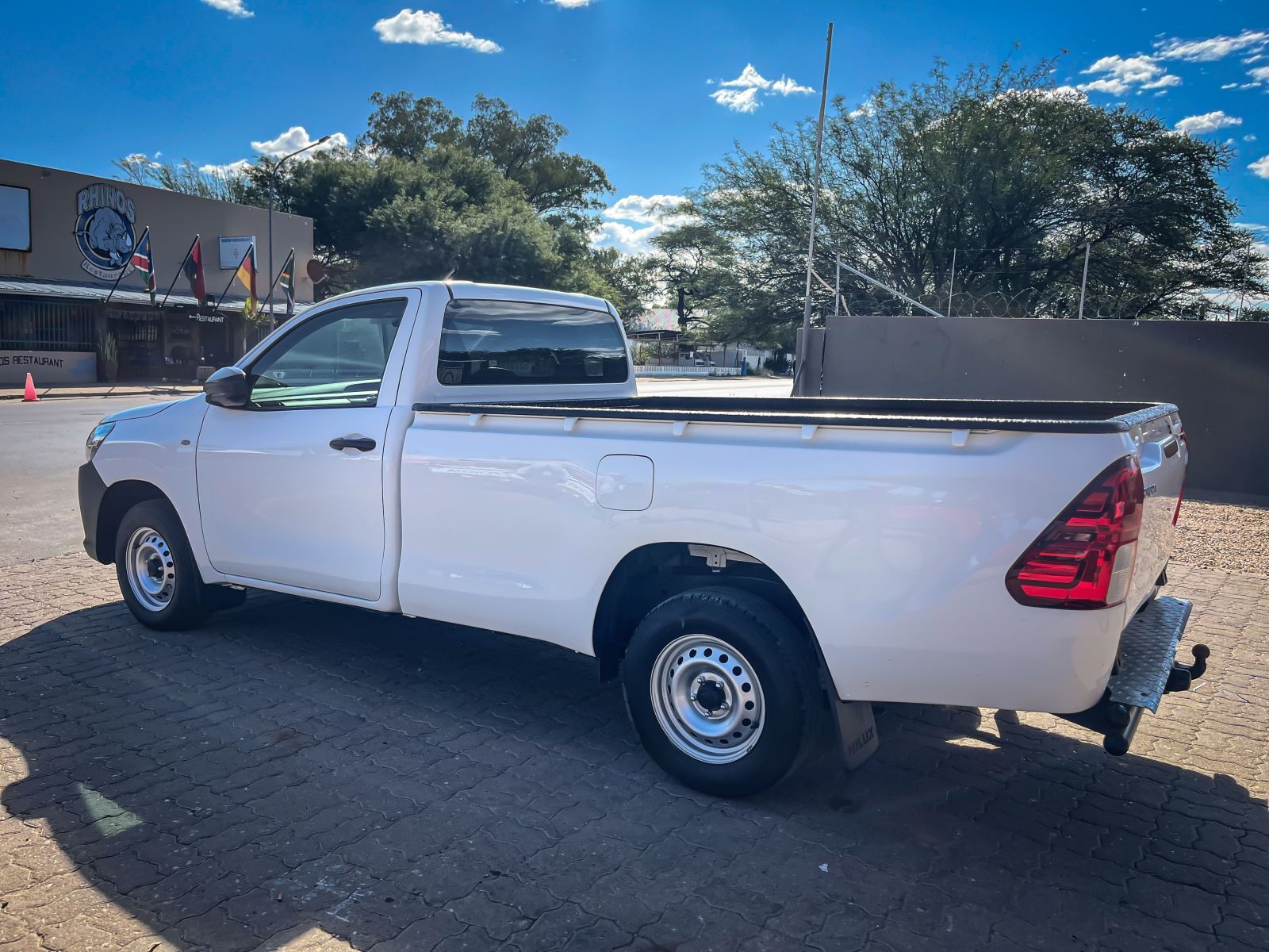 2024 Toyota Hilux photo 4