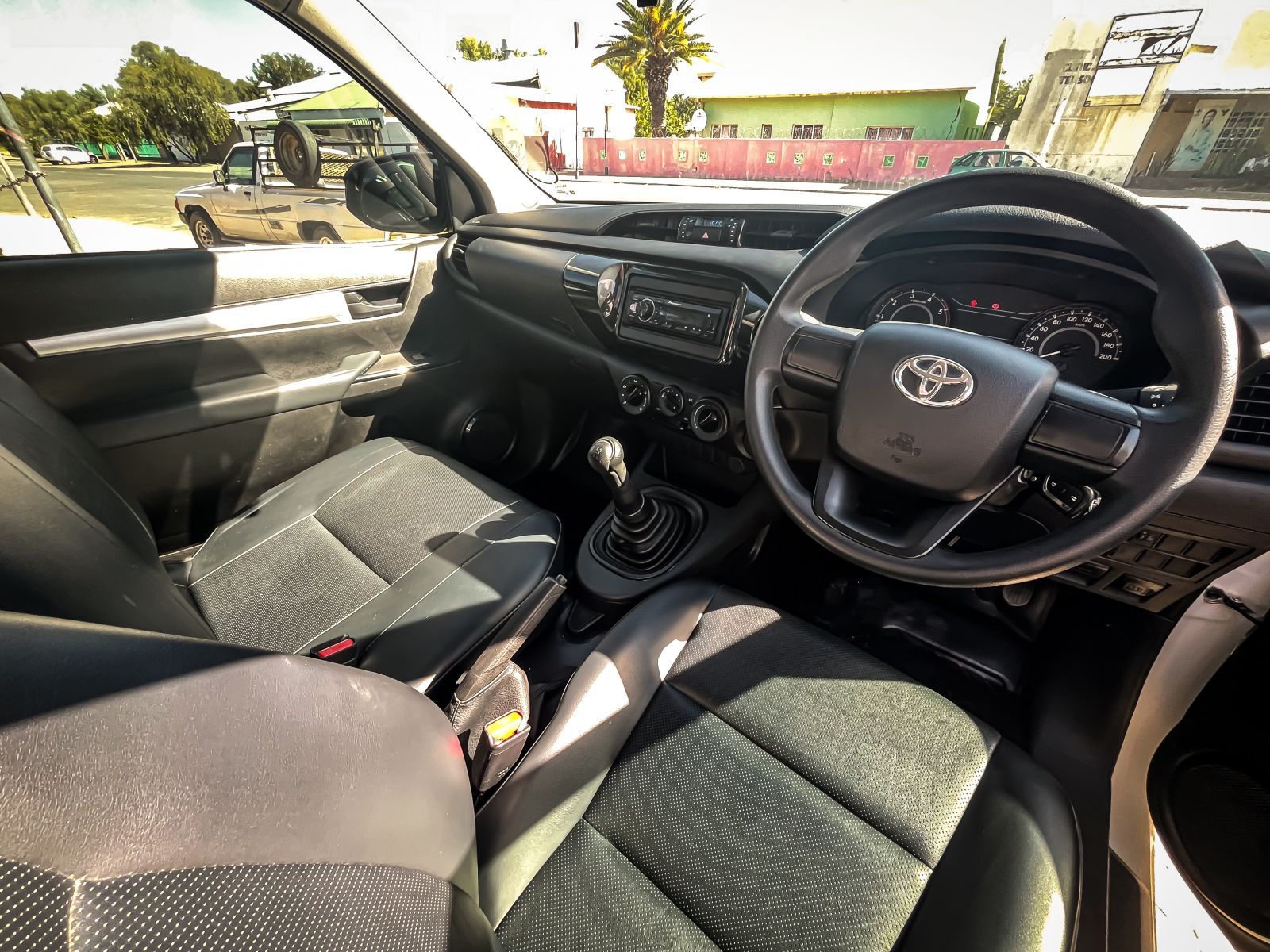 2024 Toyota Hilux photo 6